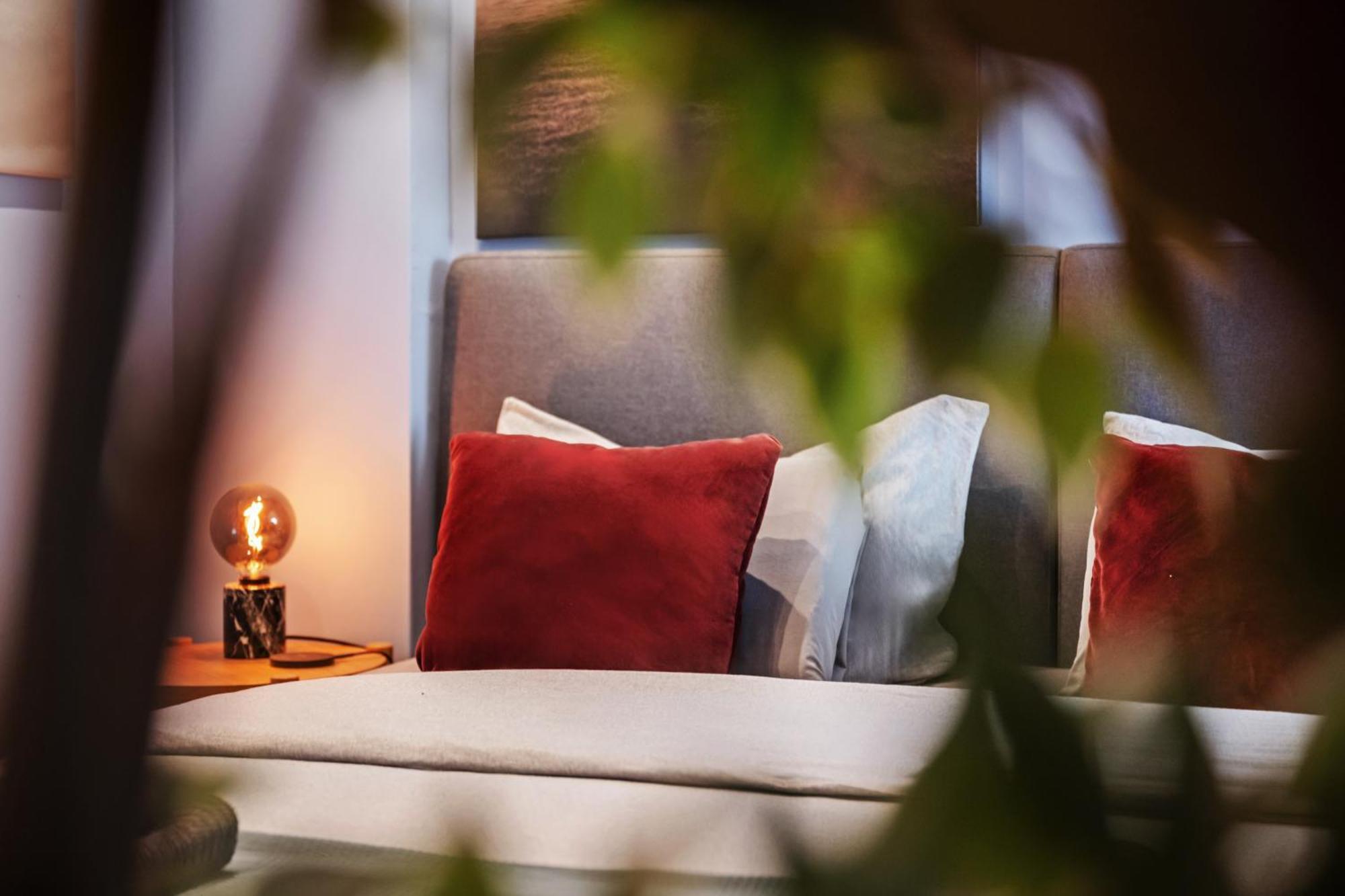 Edler Wohnraum Modernes Vorstadtstudio Mit Emma-Bett, Garten & Kaffeevollautomat Zwickau Kültér fotó